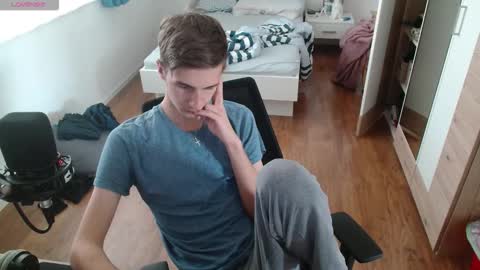 OverkneeBabe online show from 13, 1, 2026