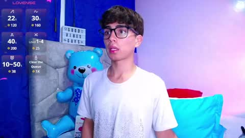 Owen  Independent model  online show from 7, 12, 2024