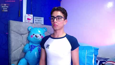 Owen  Independent model  online show from 28, 1, 2025