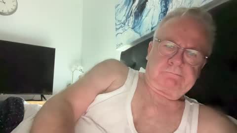 ozhairybearxxxx online show from 8, 12, 2024