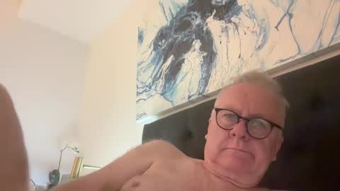 ozhairybearxxxx online show from 24, 12, 2024