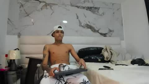 ozuna_hot_ online show from 2, 7, 2026