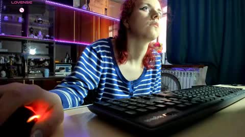 Snapshot of pa1e_pr1ncess chatting on 28, 2, 2025 Ella online show from 28, 2, 2025