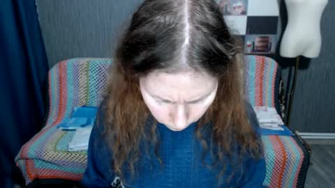 Ella online show from 10, 4, 2026