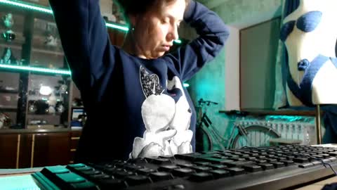 Ella online show from 19, 4, 2026