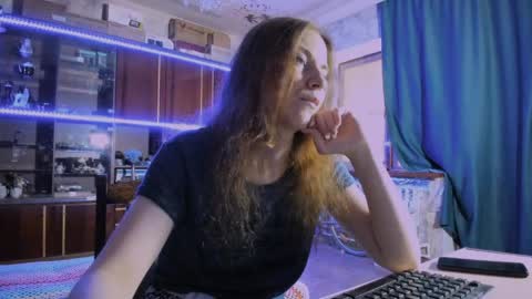 Ella online show from 4, 6, 2026