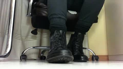 Snapshot of pablomenesssl chatting on 1, 2, 2025 Pablo Meness online show from 1, 2, 2025