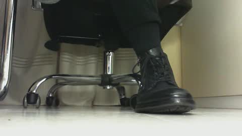 Snapshot of pablomenesssl chatting on 3, 2, 2025 Pablo Meness online show from 3, 2, 2025