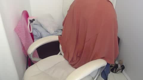 Snapshot of paiper_halliwey_ chatting on 3, 12, 2024 paiper online show from 3, 12, 2024