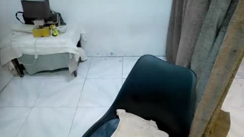 Snapshot of pakarat_karatxcx chatting on 18, 9, 2025 pakarat_karatxcx online show from 18, 9, 2025