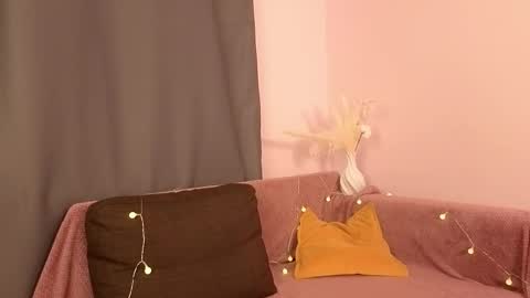 Snapshot of pamilarakestraw chatting on 8, 11, 2025 daniella online show from 8, 11, 2025