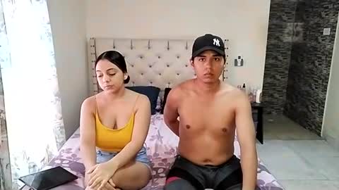 Paola 23 and Andres 25 online show from 26, 6, 2026
