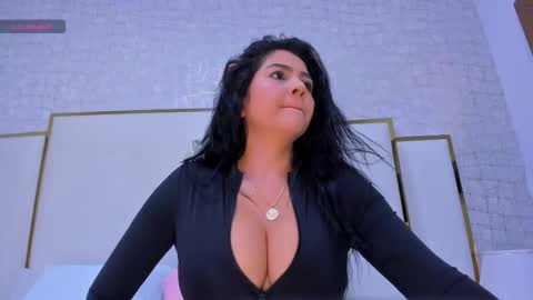 Paola  online show from 16, 9, 2025