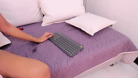 Snapshot of paolab_g chatting on 24, 1, 2025 online show from 24, 1, 2025