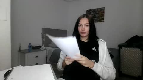 Paola Hard online show from 4, 12, 2025