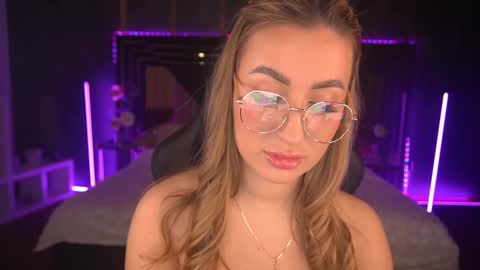 Lia online show from 9, 2, 2025