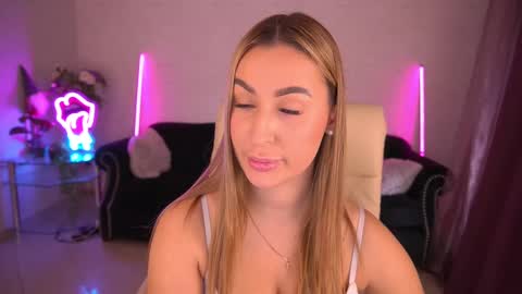 Lia online show from 21, 2, 2025