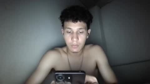 Snapshot of papiniko00 chatting on 3, 11, 2025 nicolas online show from 3, 11, 2025