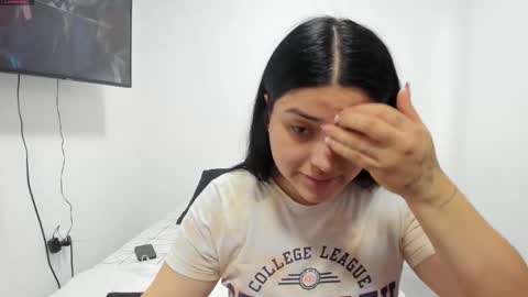 pareja_curiosa19 online show from 1, 11, 2025