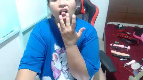 Snapshot of pareja_explosivasexx chatting on 8, 11, 2025 Luna online show from 8, 11, 2025