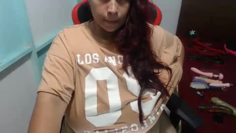 Snapshot of pareja_explosivasexx chatting on 11, 11, 2025 Luna online show from 11, 11, 2025