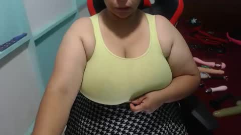 Snapshot of pareja_explosivasexx chatting on 14, 11, 2025 Luna online show from 14, 11, 2025
