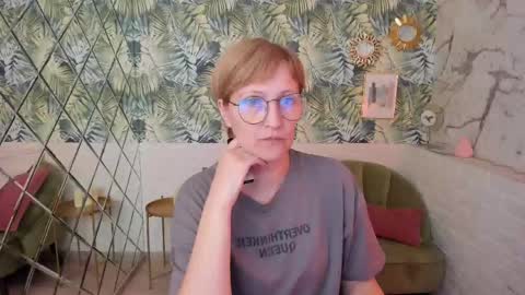 Snapshot of paris_cherry chatting on 30, 5, 2026 Paris online show from 30, 5, 2026