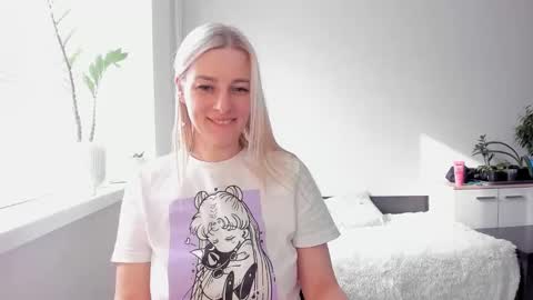 Snapshot of paris_hilt_on chatting on 1, 3, 2025 Sasha online show from 1, 3, 2025