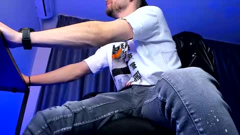 Paris online show from 25, 2, 2025