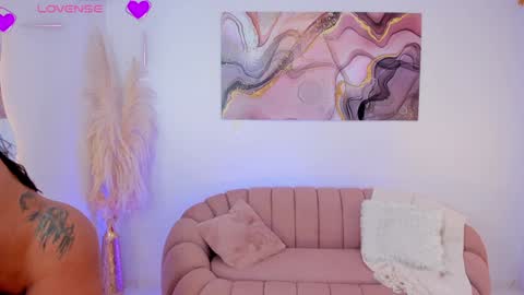 Paris  online show from 6, 2, 2025