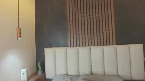 Snapshot of parisfox_ chatting on 21, 2, 2025 PARIS online show from 21, 2, 2025