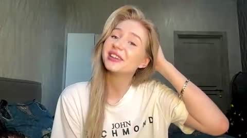 Milana online show from 30, 6, 2026