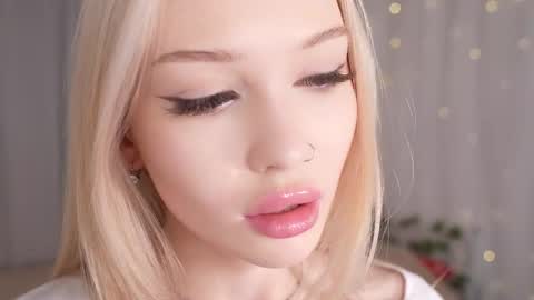 Snapshot of party_4_u chatting on 18, 11, 2025 Sofi online show from 18, 11, 2025