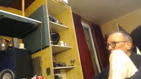 pascal88881 online show from 27, 2, 2025