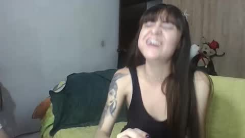 Snapshot of passion_fruit01 chatting on 4, 10, 2025 passion_fruit01 online show from 4, 10, 2025