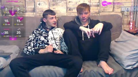 Max tall dark-haired guy with tattoos and Phil blond-haired online show from 5, 4, 2026