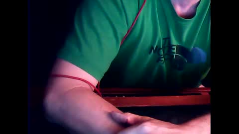 Snapshot of patou1995 chatting on 25, 12, 2024 patou1995 online show from 25, 12, 2024