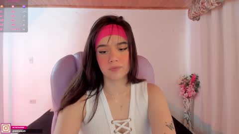 Snapshot of pau_cute chatting on 6, 1, 2025 Sofa online show from 6, 1, 2025