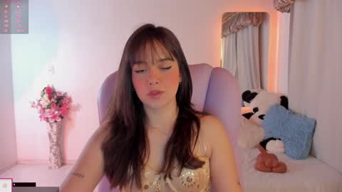 Snapshot of pau_cute chatting on 5, 2, 2025 Sofa online show from 5, 2, 2025