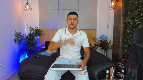 Snapshot of paul_rivera chatting on 1, 12, 2024 Paul Rivera online show from 1, 12, 2024