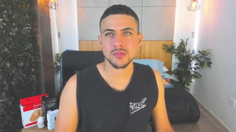 Snapshot of paul_rivera chatting on 10, 12, 2024 Paul Rivera online show from 10, 12, 2024