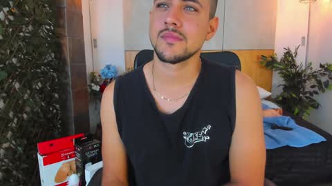 Snapshot of paul_rivera chatting on 10, 12, 2024 Paul Rivera online show from 10, 12, 2024