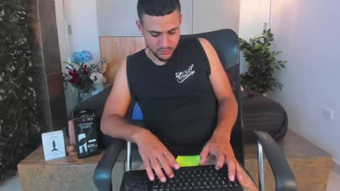 Snapshot of paul_rivera chatting on 28, 12, 2024 Paul Rivera online show from 28, 12, 2024
