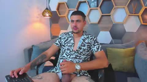 Snapshot of paul_rivera chatting on 21, 2, 2025 Paul Rivera online show from 21, 2, 2025