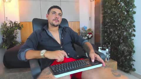 Snapshot of paul_rivera chatting on 24, 2, 2025 Paul Rivera online show from 24, 2, 2025
