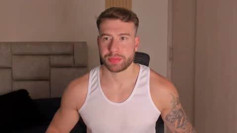 Snapshot of paul_roger chatting on 15, 1, 2025 PAUL ROGER online show from 15, 1, 2025