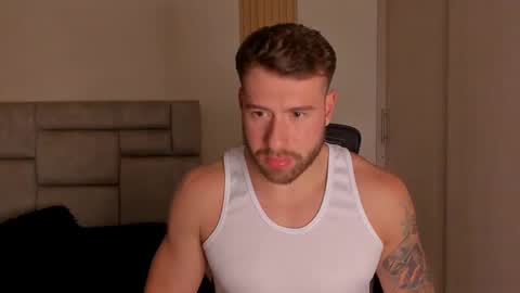 Snapshot of paul_roger chatting on 21, 1, 2025 PAUL ROGER online show from 21, 1, 2025