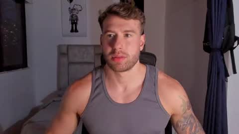 Snapshot of paul_roger chatting on 14, 2, 2025 PAUL ROGER online show from 14, 2, 2025