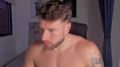 Snapshot of paul_roger chatting on 26, 2, 2025 PAUL ROGER online show from 26, 2, 2025