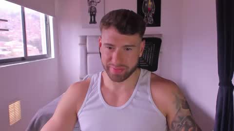 Snapshot of paul_roger chatting on 5, 3, 2025 PAUL ROGER online show from 5, 3, 2025